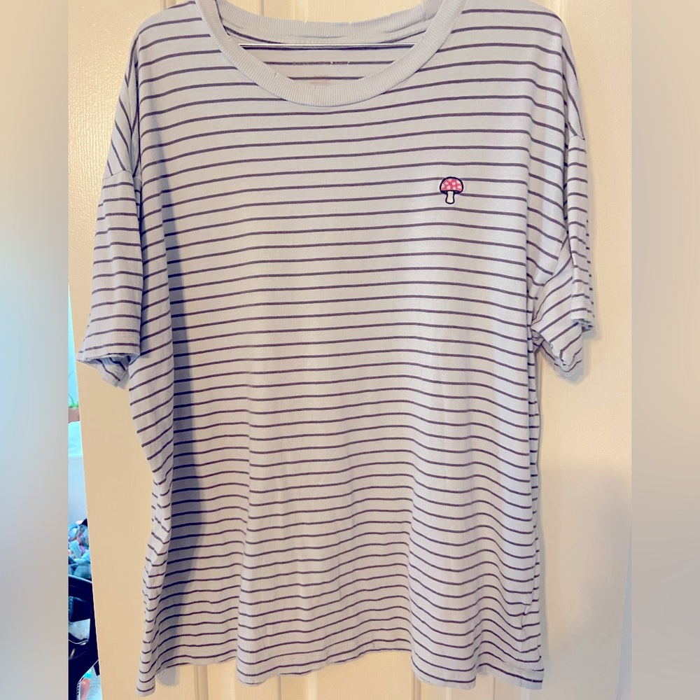 American Eagle Womens Oversized Distressed Tshirt